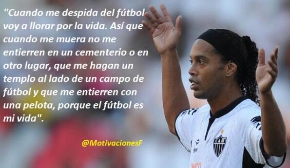 MotivacionesF's tweet photo. Ronaldinho... http://t.co/zI315GLuau