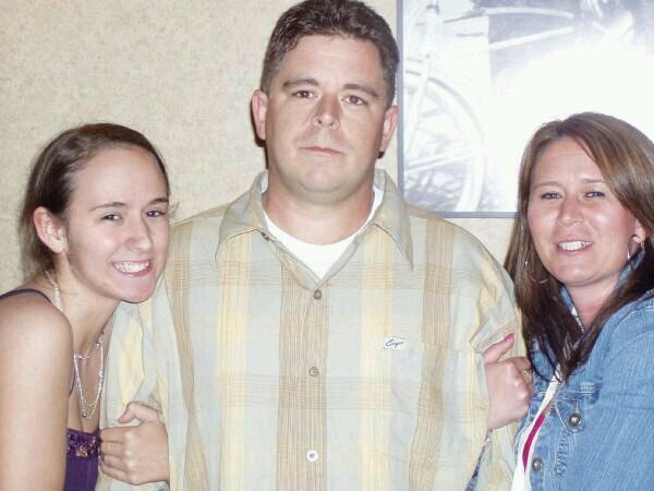 DaBoogerman's tweet image. "@j_cozad21: Love my siblings! ♥ http://t.co/UA5aE1L98D" dont be putting pictures of me on here!! Haha