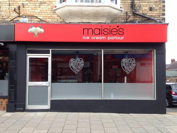 signdesign_uk's tweet image. Nice #fasciasign and #windowfrosting for Maisie&apos;s in Prudhoe. @AnthFinn @CaffeGinevraUK robinwatsonsigns.co.uk