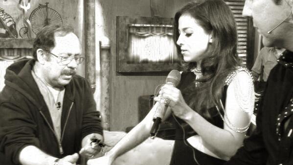 PatyCantu's tweet photo. Y así estuvo hoy #ElShowShow enfrentando miedos #LaTarantula me tenía miedo también estoy segura jaja http://t.co/9a9rQERLTq