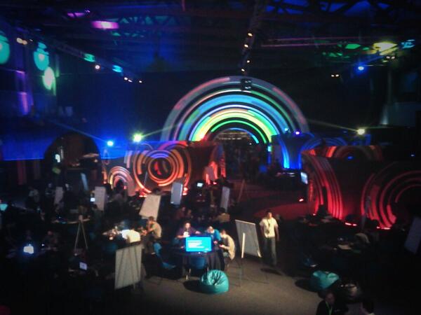 andreffs18's tweet image. #codebits2014 long night ppl!