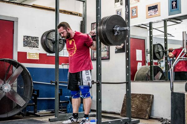 MotivatedMachin's tweet photo. #squat #powerlifting http://t.co/x1QmEFvdKR