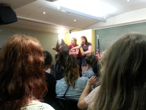 ESTribune's tweet image. "Maxine Fileta's music video is like a rent check" #rndmtweets4rndmtheme #InterregnumX