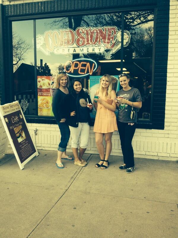 Supporting the wonderful women of <a href="/EpsilonBetaKKG/">CSUKappa</a> at cold stone this afternoon! #RelayForLife 🍦🍧