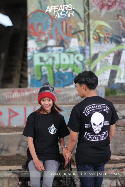 nah t-shirt <a href="/AfearsWearDiv_/">Afears Wear Division</a> yang dipake sama <a href="/Yagusdarajat/">Yagus Darajat</a> tampak depan sama belakangnya kaya gini bro  :)