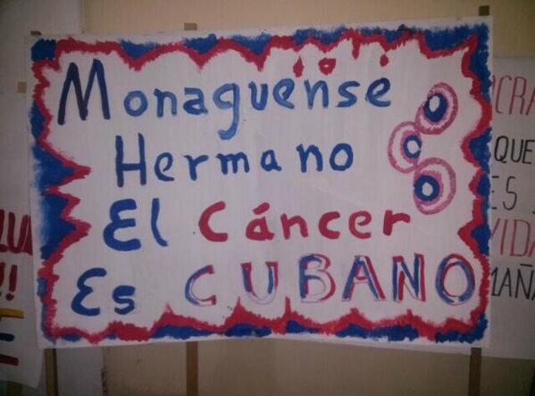 julioirreverent's tweet photo. Serán estos carteles a los que se refiere Julio Borges de la joven dulce e inocente?? #DialogoMaduroPorLaPaz http://t.co/DlLGL7QPGH
