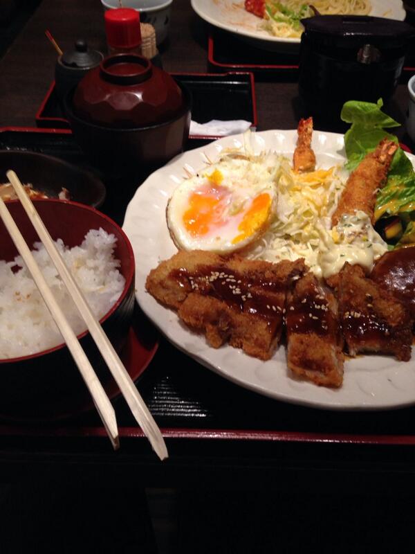 brodj03's tweet photo. Lunch with my host father.. :-) http://t.co/EOuft1CCxz