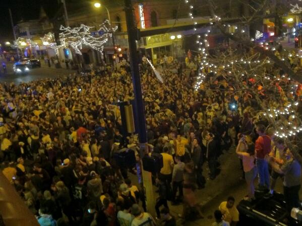 mndailynews's tweet photo. #Dinkytown crowd after Frozen Four semifinal win via @bridgetkbennett http://t.co/sU5PkbbCr1