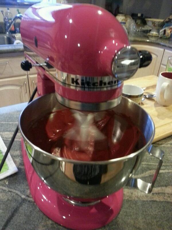 EVENTS_DEFINED's tweet photo. Easter came early! So excited Baking red velvet cupcakes tonight with cream cheese frosting! #Yum #Kitchenaid #ibake http://t.co/ODPGUmoPrF