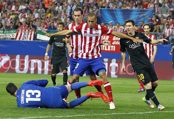 elmundoes's tweet photo. Courtois podrá jugar contra el Chelsea sin pagar la claúsula fijada, según la UEFA http://t.co/yswH6IOE2g (Foto: EFE) http://t.co/ExTVOBCkoz