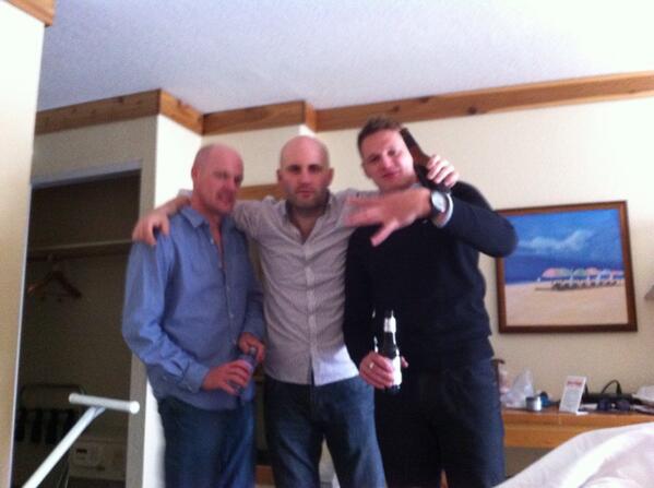 TimWoowoo's tweet photo. @carts81 @rusty09 @thebigdane14 be gd to c u tonite. #eveninginvite #4left4right http://t.co/2JXQv63ySn