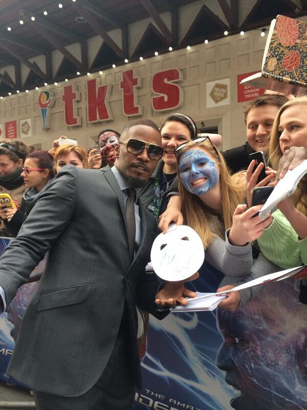 Major shoutout to the UK #SpiderMan fans. Blown away by #TeamElectro, they were definitely out in full force! Wow.