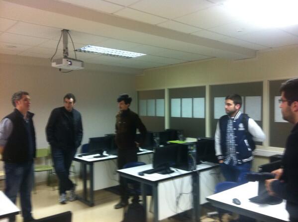 thingtrack's tweet image. Gran afluencia (18 personas) en el primer curso sobre soluciones modulares en Osgi en la EscuelaInformática de Oviedo