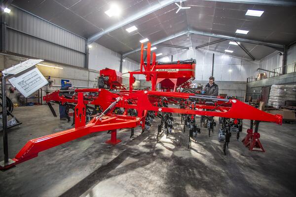 DaleDrills's tweet photo. Busy workshop captured by @FarmingPhotos earlier this week. This 6m Eco-Drill is reaching completion. http://t.co/YNVC2kwJ2T