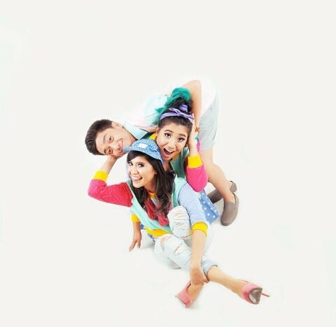 THENELWANS_FC's tweet photo. Lucu posisi kalian wkaka @chris_nelwan @athinanelwan @bianca_nelwan @THENELWANS http://t.co/QEigQ5zCbZ
