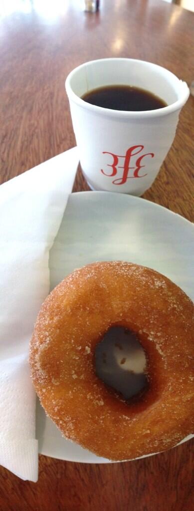 HailoArs's tweet photo. Some days I don't know how I survive! #HappyFriday #fatfriday @3FE http://t.co/5vvXc6PrUY