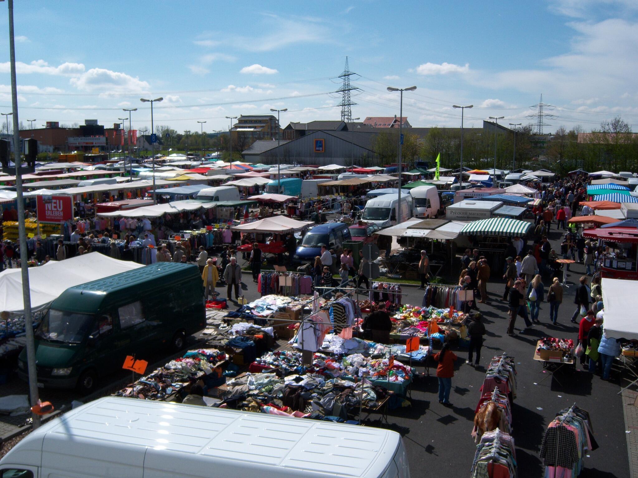 Lampert Markte So Beeindruckend Ist Der Flohmarkt In Grundau Lieblos Bei Mobel Hoffner Http T Co Dg63e6irsf