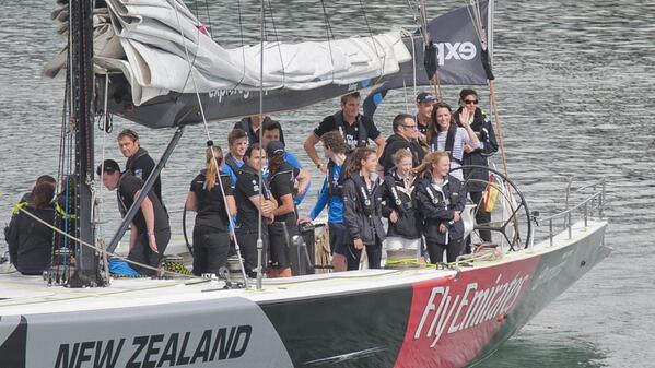 mjfrogley79's tweet photo. The royals come to Auckland #RoyalVisitNZ http://t.co/Mw5CjlEhJC