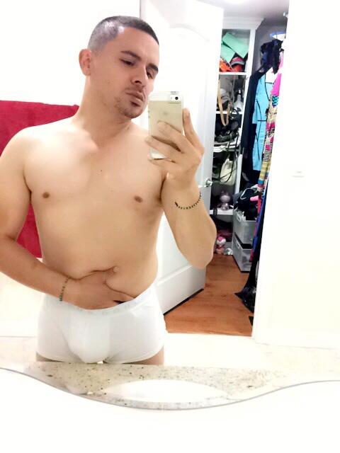 larryhernandez1's tweet photo. Les debía esta foto a los 500 mil era una foto con calzones aquí esta 🙈 http://t.co/g1OVDjbt53
