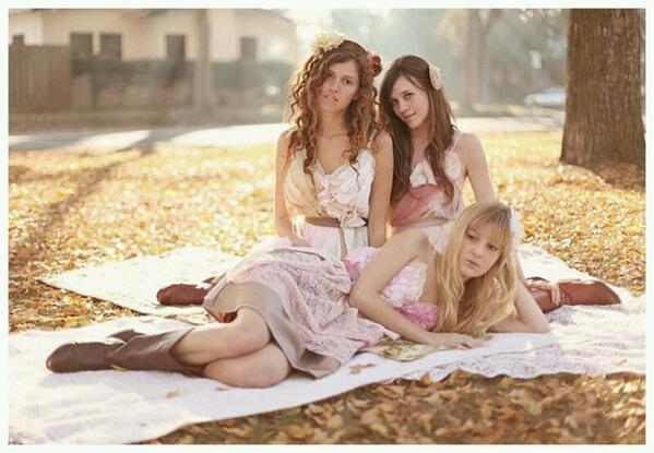 mollysden's tweet image. We've always got #VintageFashion at the Den!