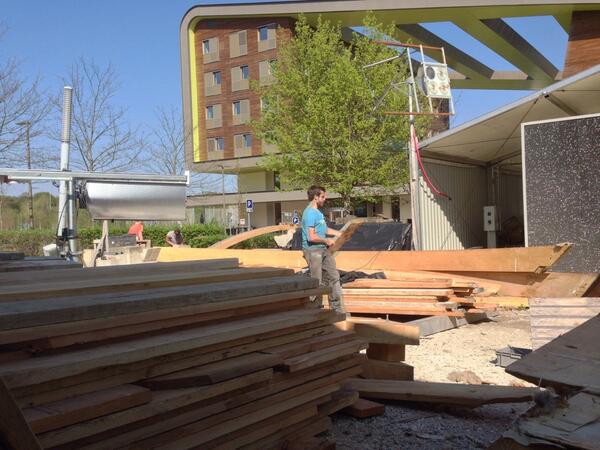 SD_TeamParis's tweet photo. Our compromise with the ecology is the reason why we're recycling the @astonyshine wood on the Liv-Lib' terrace. #SDE http://t.co/JmYGi8vUGw