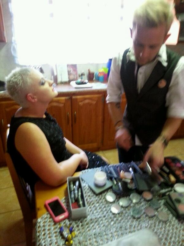 harine2's tweet photo. @FollicleH en @hannesbgood busy creating the era of gatsby http://t.co/4YHv8gbnUa