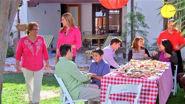 amacchiavelloTV's tweet photo. En Unión Familiar con los Jimenez! Ya viene mi historia en @DespiertaAmeric "La Familia de Hoy" http://t.co/hQVQ5802sh