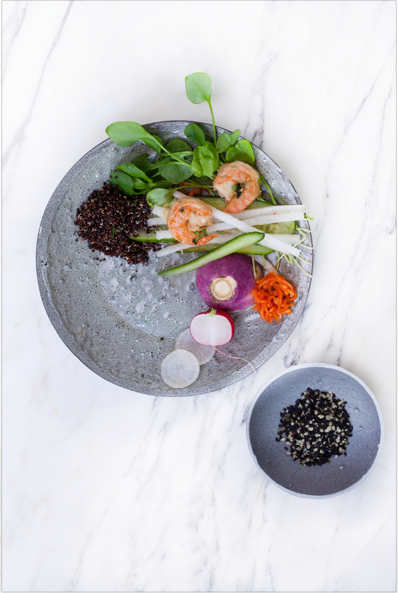 SLAfood's tweet photo. De Koreaanse stijl gamba's met postelein, zwarte quinoa, huisgemaakte kimchi, komkommer en radijs! #slalentemenu http://t.co/33B4AFbAL0