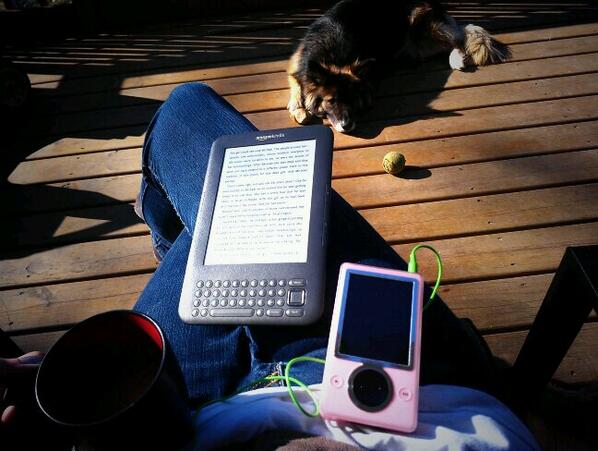 edeckah's tweet photo. A quiet morning. #grandmasrock #books #coffee #music http://t.co/r3qucZkrvc