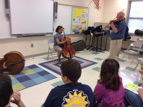 DebbieWhiten's tweet photo. Artshine fun at HMES, 2014 http://t.co/h7z757H0Le