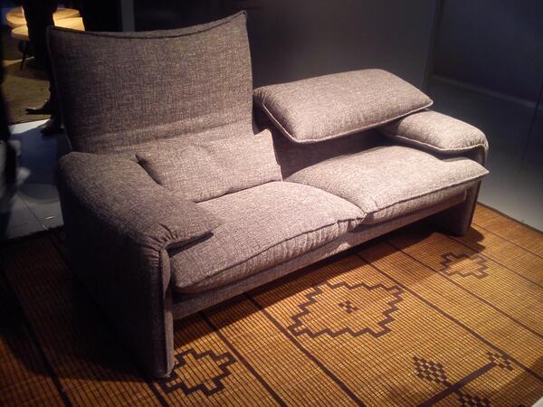 CatalogLtd's tweet image. @Cassina #Maralunga is 40! New edition with beautiful stitching detail at @iSaloniofficial