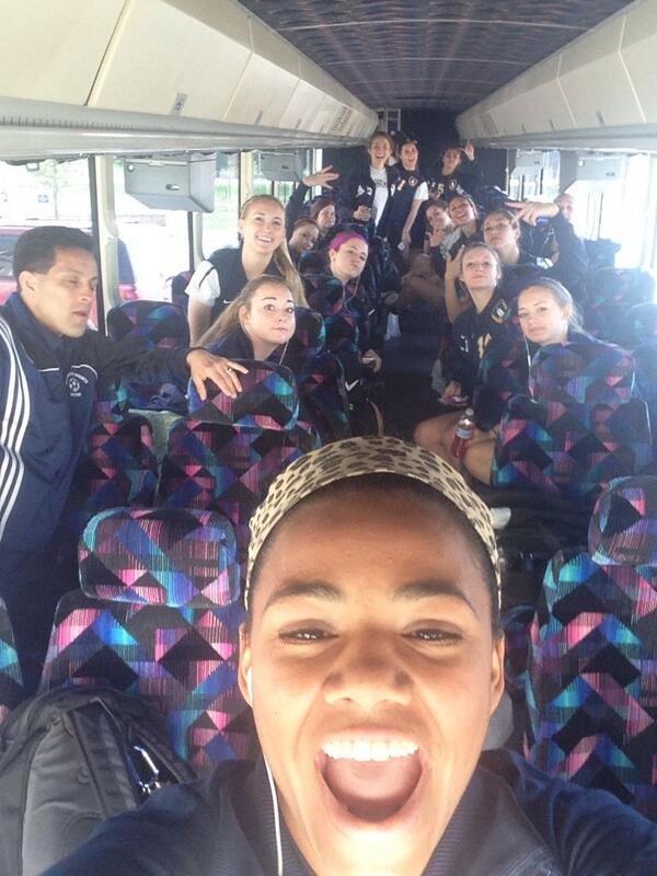 _thatsSoRavennn's tweet photo. Ready for to put on for the Fort 👏⚽️💙 @Ahhsgirlssoccer http://t.co/88X2gtIMQe