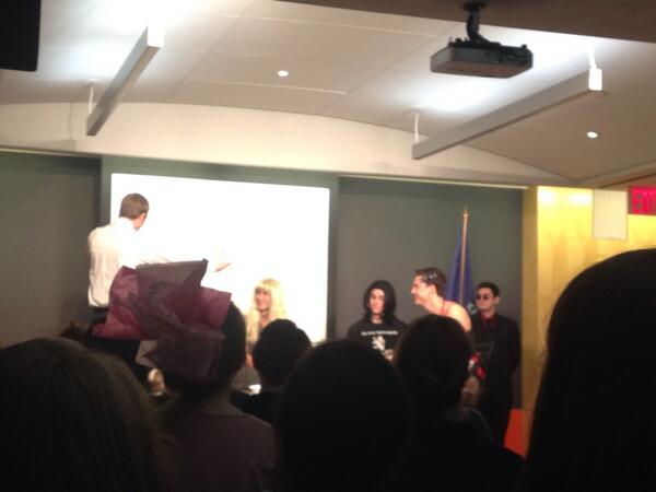 ESTribune's tweet image. Traditional Churchill cross-dressing #InterregnumX