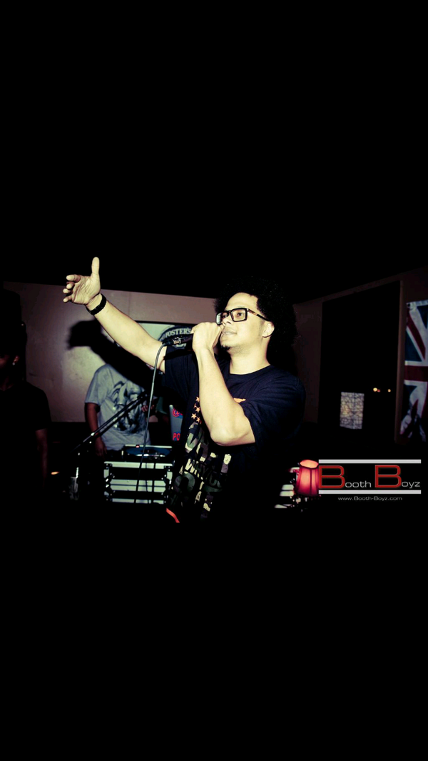 boothboyz's tweet photo. #BoothBoyz #FreshRhymes #toofreshproductions http://t.co/wrUAZx16tA http://t.co/9Mn1a1yTer for all pics http://t.co/rV40y2YNRB