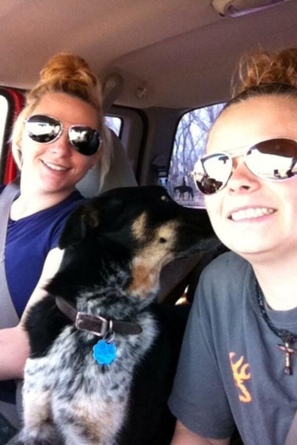 heather10brooks's tweet photo. Road tripping with @akweems13 &amp; Rex!! :) http://t.co/05AiR7Dslb