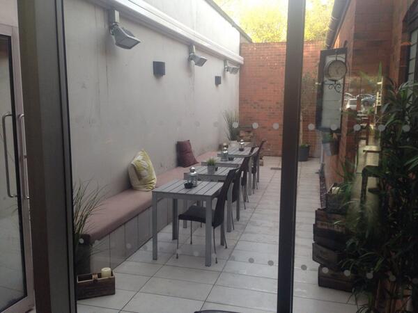 bindleskitchen's tweet image. Why not pop down and enjoy the lovely evening with 2 for 1 cocktails, £15 prosecco and delicious food @BindlesBar