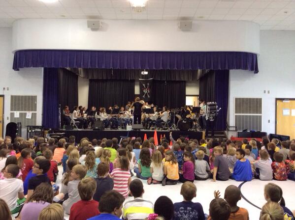DebbieWhiten's tweet photo. Loved seeing former student musicians today. Thank you Wren Middle School Band for sharing your talent with HMES! http://t.co/9wVvCFrfk3