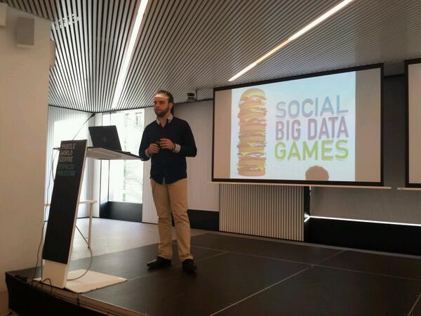 josejuansanz's tweet image. Ponencia de @_DiegoTorres sobre Social Big Data Games #SmashTech @quizlyse