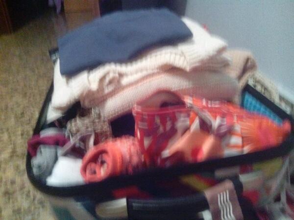 inees_lcra's tweet photo. Nos vamos para menos de 24 horas pero parece que vamos a la guerra #andorra (: @Lecera22 http://t.co/cUqMCBPbLf