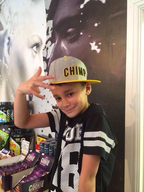 SkinnyChimp's tweet photo. What a dude! #coolchimp http://t.co/NJb6OF8Btl