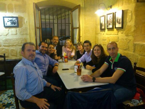 MjoseGarciaT's tweet photo. Fides directivos/as 2.014.... Grupo "no te fides"..con @RoGV83 @juancar_espejo @jlruizcobos @Anto5033 http://t.co/VLiOyGvvzB
