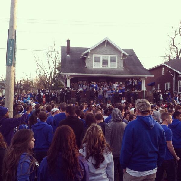 DinsmoreDanny's tweet image. WAY TO GO CATS!!! #FinalFour #MarchMadness #UKvsMICH #SeeBlue