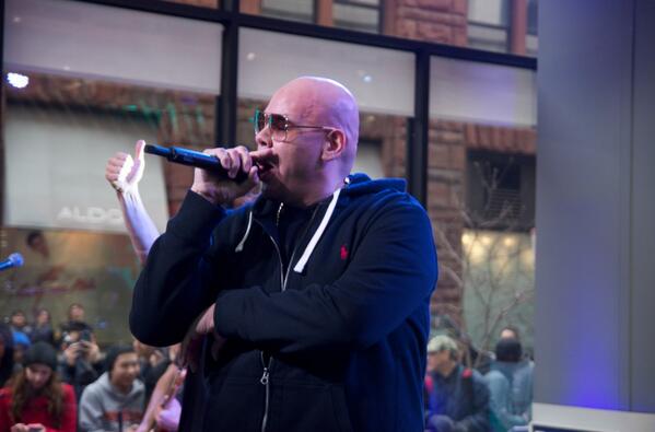 Cut4's tweet image. Incredible #OpeningDay performance by @fatjoe and @NewPolitics! #OffTheBat