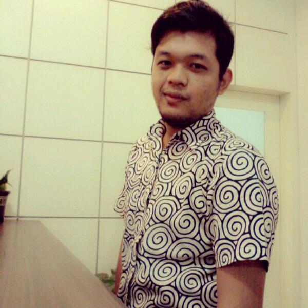 RullyAnandha's tweet photo. Batik http://t.co/hgmAuG8F4n