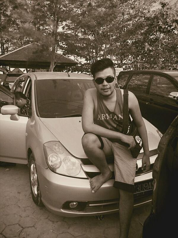 RullyAnandha's tweet photo. Holiday on the beach http://t.co/1q2iZyUgGn