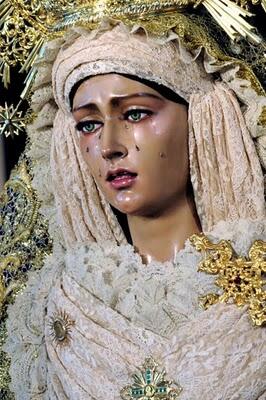 clarajimenez26's tweet photo. "@semanasantatves: “@Hdad_SanPablo: La Madre del Cautivo... http://t.co/gUrXtf6tSO”"