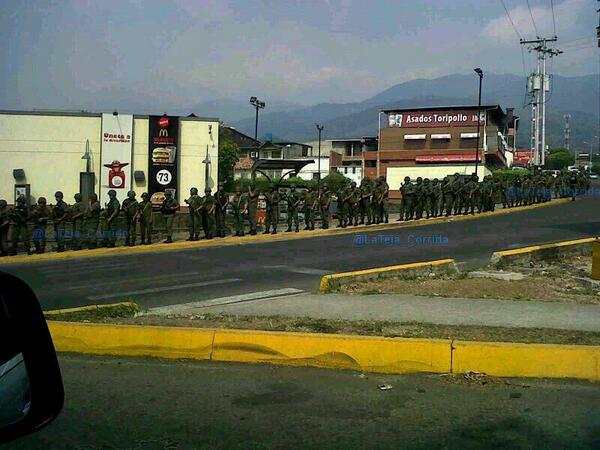 Protestas Febrero 2014 - Página 4 BkADLmKCQAApMJQ