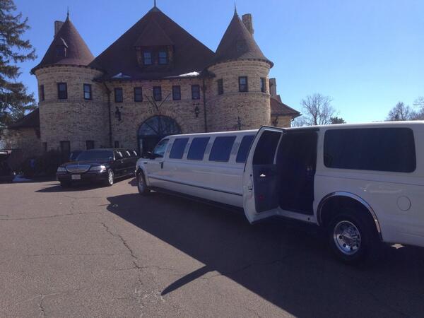 RandBLimo's tweet image. Have a 21st birthday coming up? Need a ride to prom? R&amp;amp;B has you covered! Call 866-211-LIMO to book your night out!!
