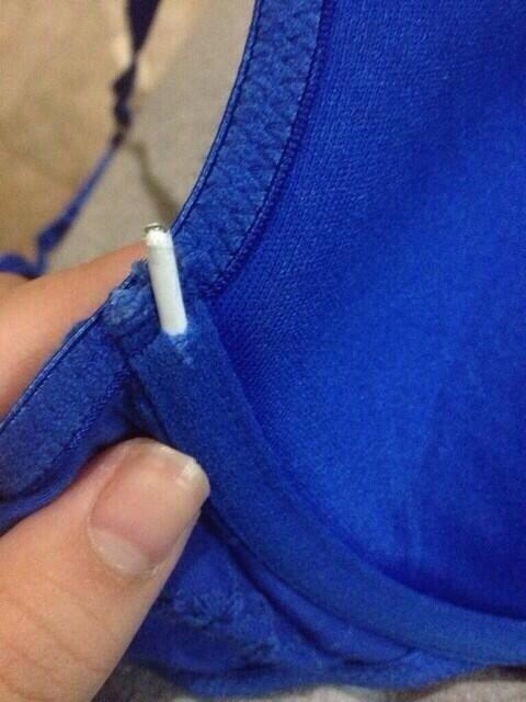 M88_x's tweet photo. جنها حركة خايسة عند البنات 😂 http://t.co/f6QhBfVgA3