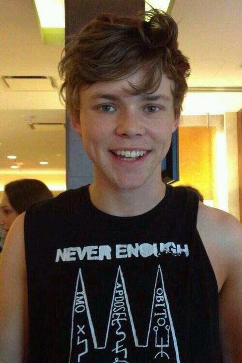 ashtonsgdr's tweet photo. run away? http://t.co/b6hpCHd4tM